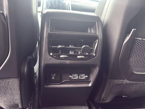 Used 2024 Jeep Grand Cherokee Altitude AWD/4WD image 13