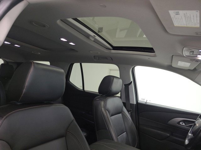 Used 2019 Chevrolet Traverse LT w/ LT Premium Package AWD/4WD image 12
