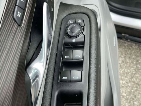 Used 2020 GMC Terrain SLT w/ Preferred Package image 14