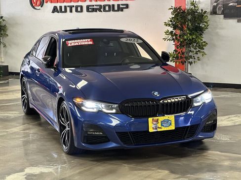Used 2022 BMW 330i Sedan w/ M Sport Package image 17