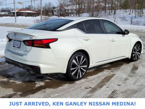 Used 2019 Nissan Altima 2.5 SR w/ SR Premium Package image 3