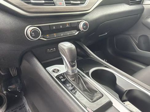 Used 2024 Nissan Altima 2.5 SV AWD/4WD image 35