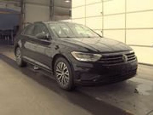 Used 2021 Volkswagen Jetta SE w/ SE Cold Weather Package FWD image 3