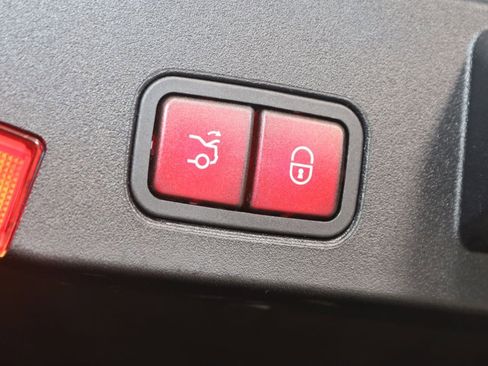 Used 2013 Mercedes-Benz SL 550 image 74