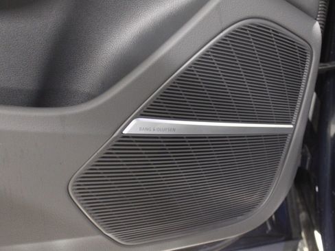 Used 2025 Audi Q8 Premium Plus image 37