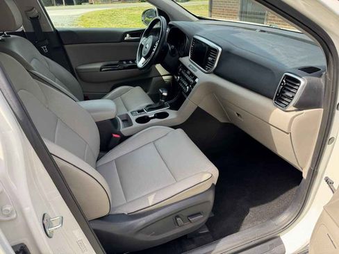Used 2020 Kia Sportage EX w/ EX Technology Package FWD image 9