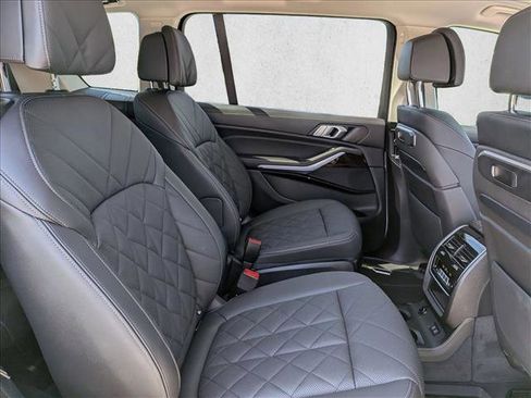 Certified 2024 BMW X7 xDrive40i w/ Climate Comfort Package AWD/4WD image 16