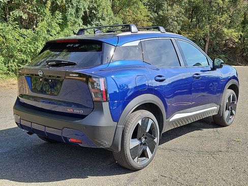 New 2026 Nissan Kicks SR image 5