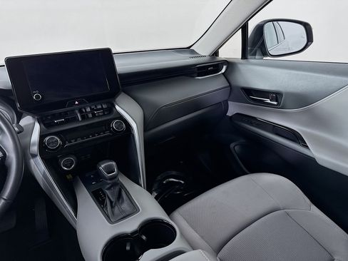 Certified 2024 Toyota Venza LE AWD/4WD image 21