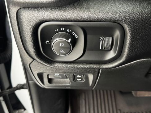 Used 2021 RAM 1500 Big Horn image 28