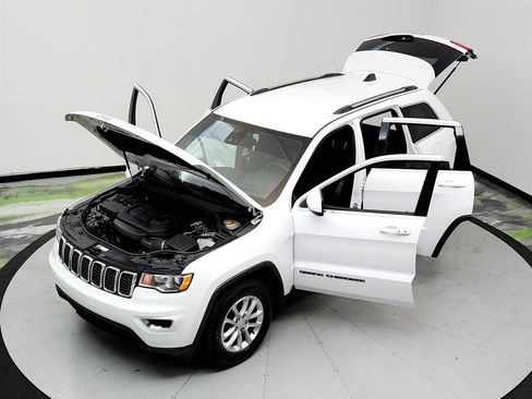 Used 2021 Jeep Grand Cherokee Laredo image 37