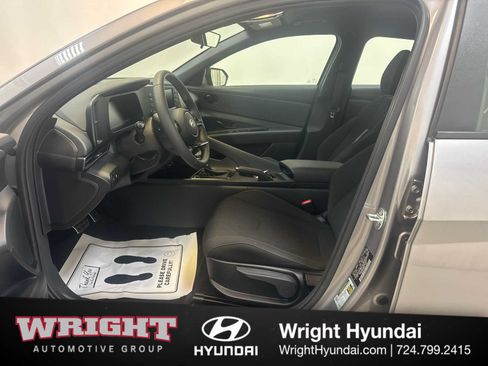 Certified 2025 Hyundai Elantra Sport FWD image 11