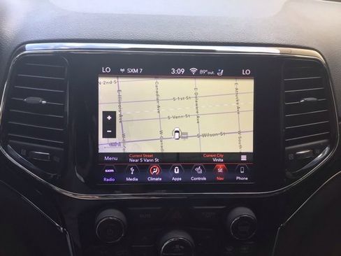 Used 2019 Jeep Grand Cherokee Trailhawk w/ Trailhawk Luxury Group image 11