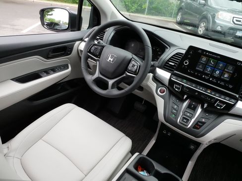 Used 2026 Honda Odyssey EX-L image 9