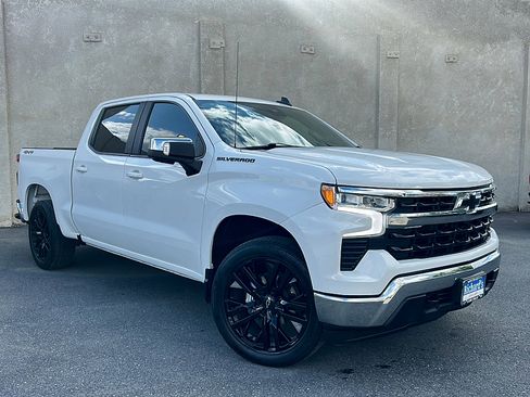 Used 2023 Chevrolet Silverado 1500 LT w/ Safety Package AWD/4WD image 1