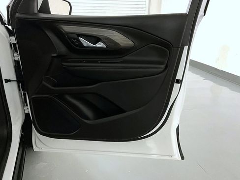 Certified 2024 GMC Terrain SLT image 16