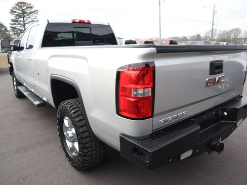 Used 2018 GMC Sierra 3500 Denali w/ Duramax Plus Package image 7