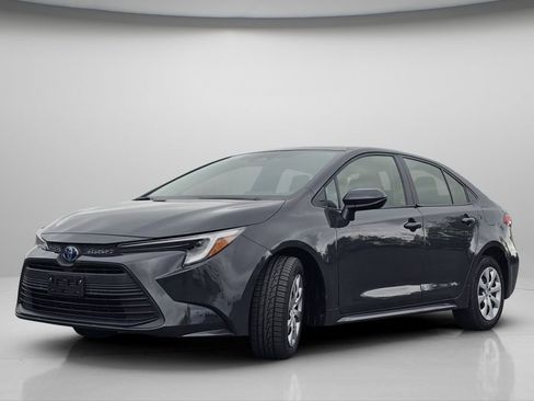Used 2024 Toyota Corolla LE FWD image 18