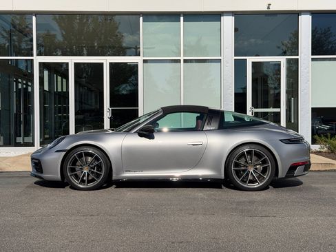 Used 2022 Porsche 911 Targa 4S AWD/4WD image 25