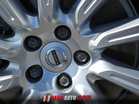 Used 2016 Volvo XC90 T6 Momentum w/ Momentum Plus Package AWD/4WD image 21