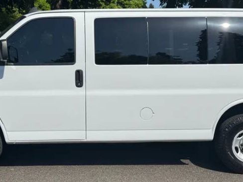 Used 2018 Chevrolet Express 2500 LS w/ Driver Convenience Package RWD image 2