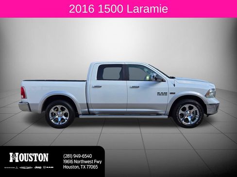 Used 2016 RAM 1500 Laramie w/ Convenience Group AWD/4WD image 2