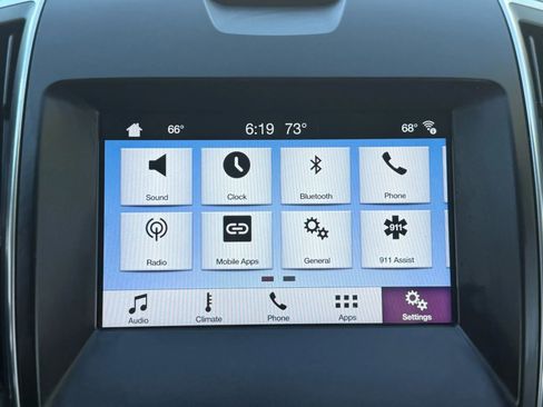 Used 2018 Ford Edge Titanium image 16