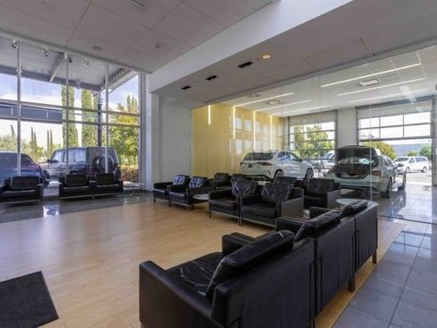 Used 2025 Mercedes-Benz C 300 Sedan image 35