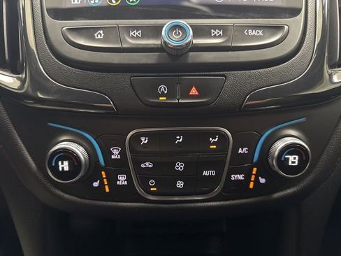 Used 2022 Chevrolet Equinox RS w/ RS Leather Package image 19