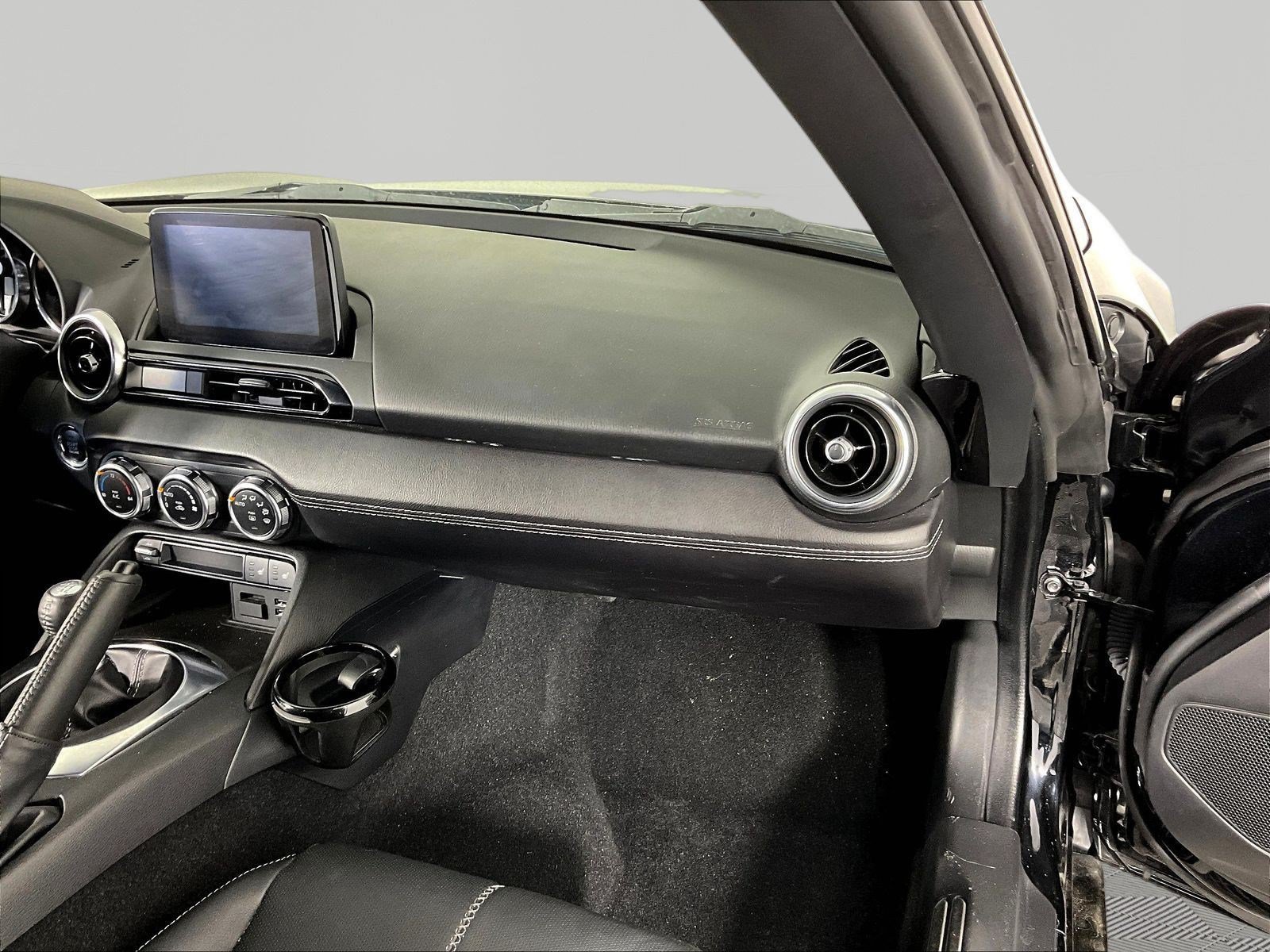 Used 2023 MAZDA MX-5 Miata Grand Touring RWD image 19