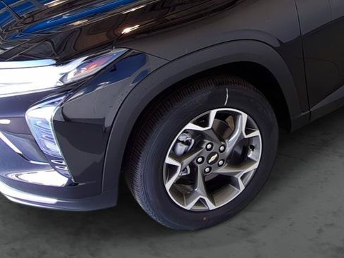 New 2026 Chevrolet Trax LT w/ Driver Confidence Package FWD image 7