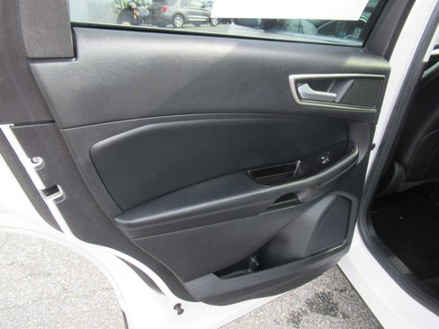 Used 2016 Ford Edge SEL w/ Equipment Group 201A AWD/4WD image 16