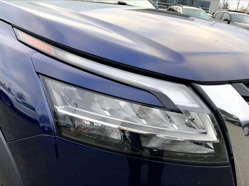 Used 2022 Nissan Pathfinder SV w/ SV Premium Package image 27