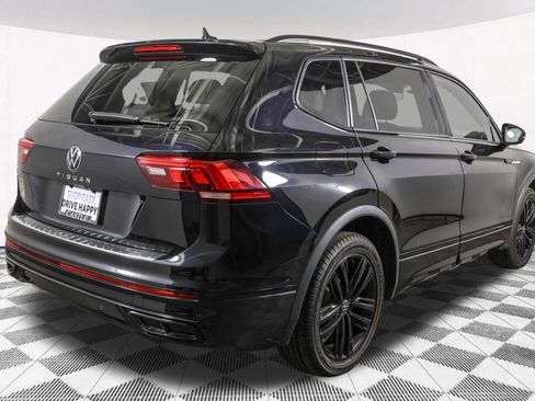 Used 2022 Volkswagen Tiguan SE R-Line image 14