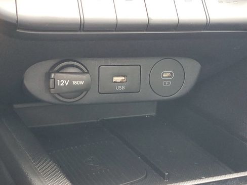Used 2025 Hyundai Elantra Limited FWD image 20