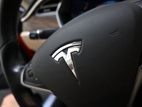 Used 2017 Tesla Model S 90D image 25