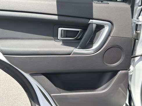 Used 2019 Land Rover Discovery Sport image 27
