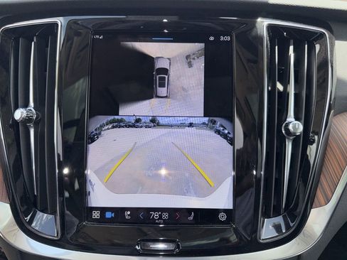 Used 2025 Volvo V60 B5 Cross Country Plus image 13