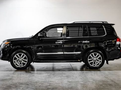 Used 2014 Lexus LX 570 4WD image 14