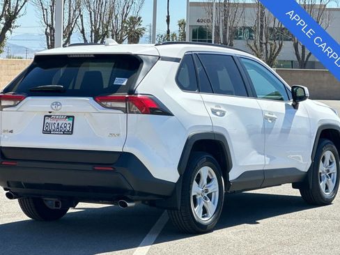 Used 2021 Toyota RAV4 XLE w/ Carpet Mat Package (TMS) image 4