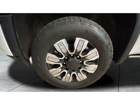 Used 2025 GMC Sierra 2500 Denali w/ Denali Reserve Package AWD/4WD image 19