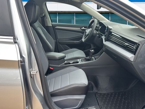 New 2026 Volkswagen Jetta SE FWD image 11