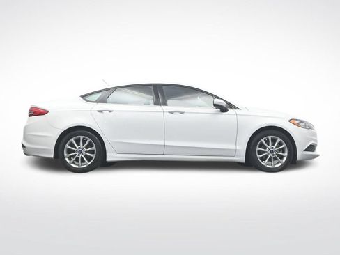 Used 2017 Ford Fusion SE w/ Fusion SE Technology Package FWD image 35
