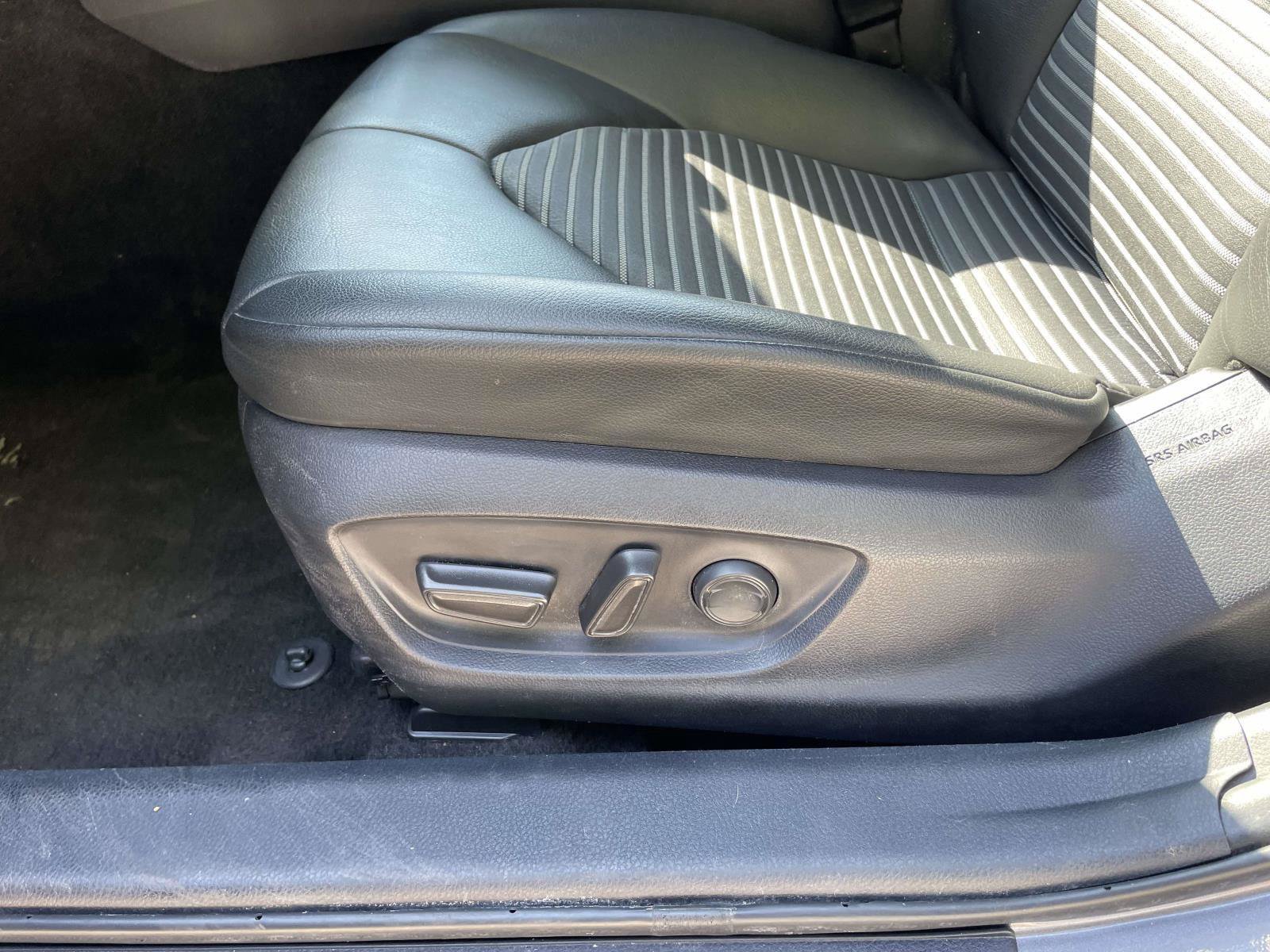 Used 2023 Toyota Camry SE FWD image 13