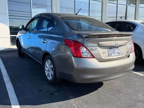 Used 2014 Nissan Versa SV w/ Convenience Package image 3