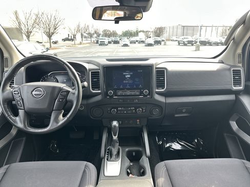 Used 2023 Nissan Frontier SV w/ SV Convenience Package image 28