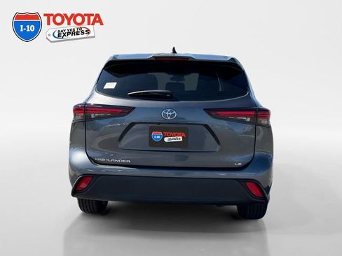 Certified 2025 Toyota Highlander LE image 4