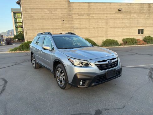 Used 2022 Subaru Outback Limited XT image 4