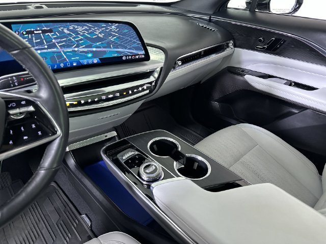 Used 2024 Cadillac Lyriq Luxury AWD/4WD image 36