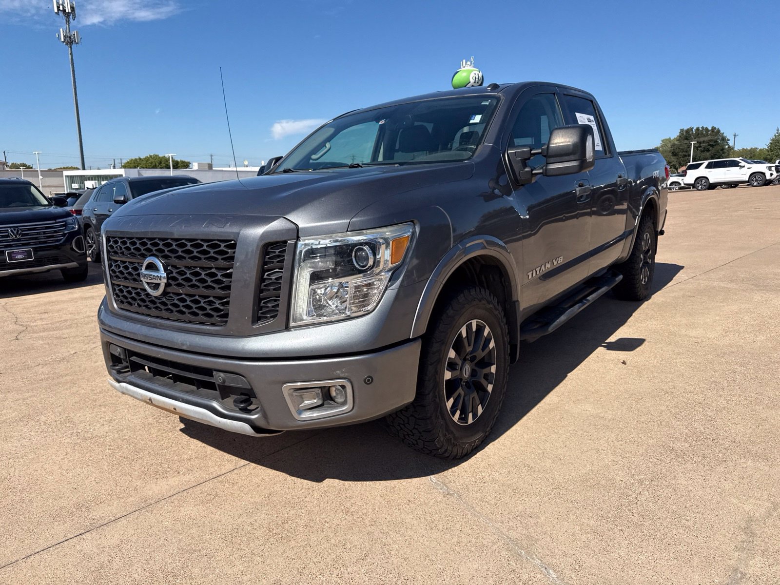 Used 2019 Nissan Titan PRO-4X w/ Pro-4x Convenience Package AWD/4WD image 3